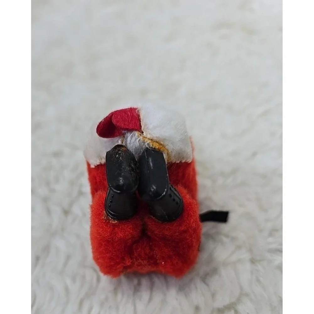 Vintage Santa Claus Pinching Hands Clip On 2